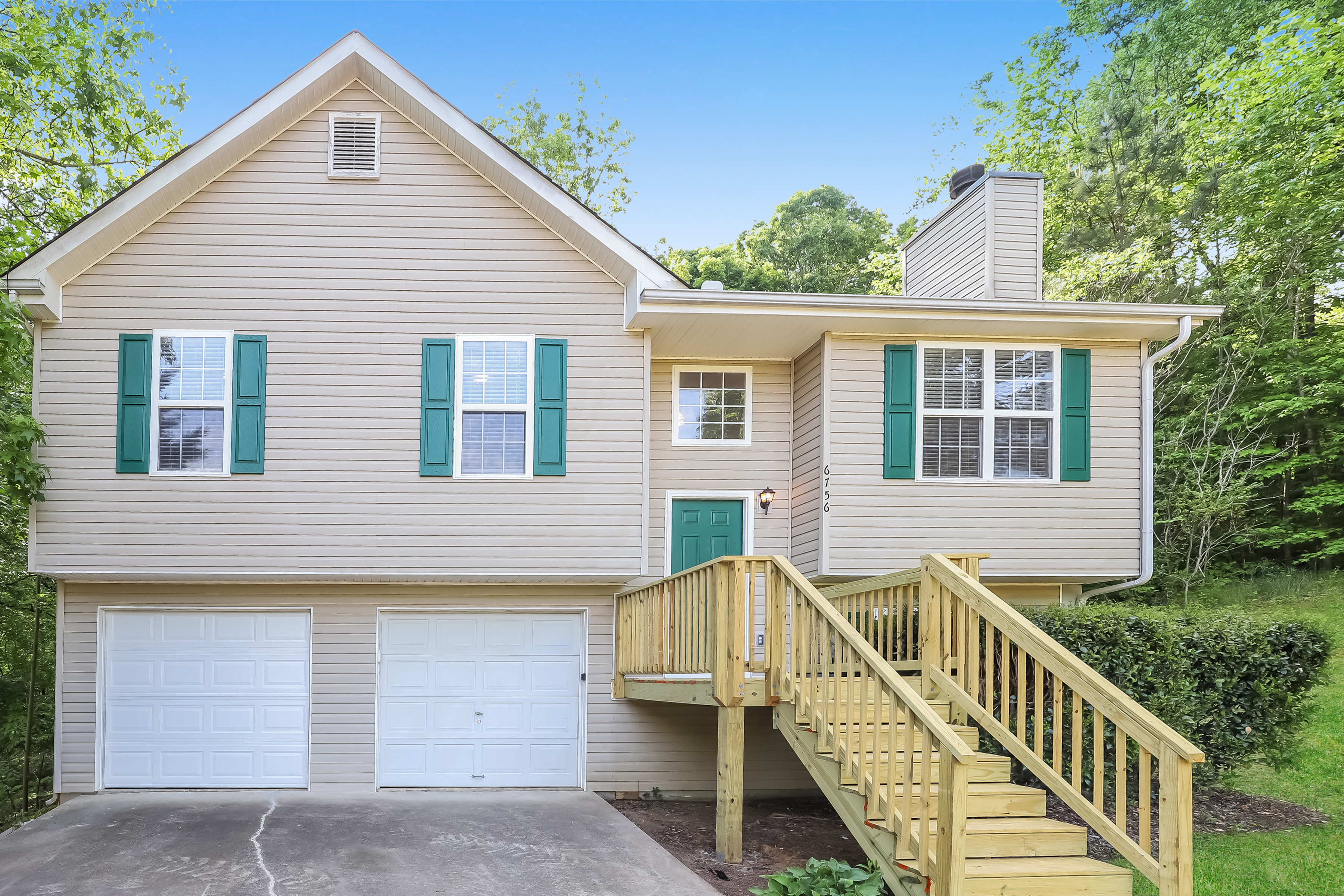 6756 SPRING HEAD DR FLOWERY BRANCH, GA 30542